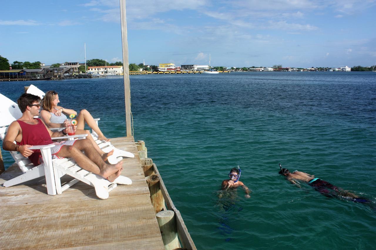 Utila Lodge Esterno foto